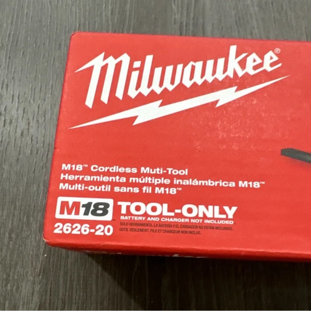 Brand New Milwaukee 2626-20 M18 Cordless Li-Ion Multi-Tool Bare Tool - Picture 2 of 4